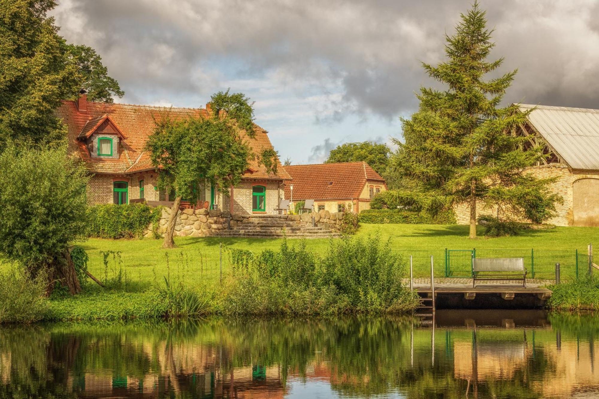 J1 Idyllisches Ferienhaus Mit Seeblick Julchendorf Buitenkant foto
